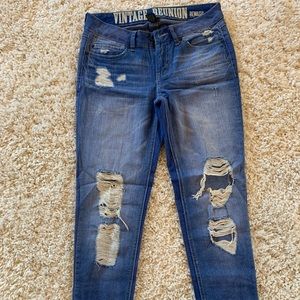 Vintage reunion rewash ripped straight leg folded at the bottom size 5 (27)